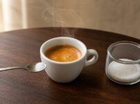 エスプレッソに砂糖は入れる？量の目安とおいしく飲むための基準